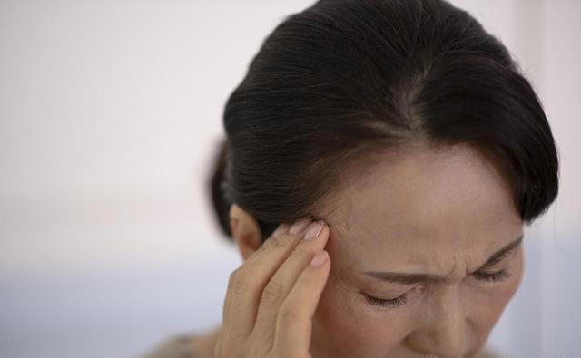 必须马上住院？高血压病人出现4种异常要当心，可能或有生命危险