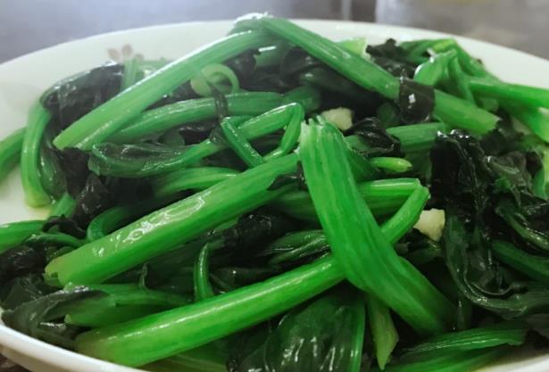 菠菜的根可以吃吗 味道不佳 营养价值高