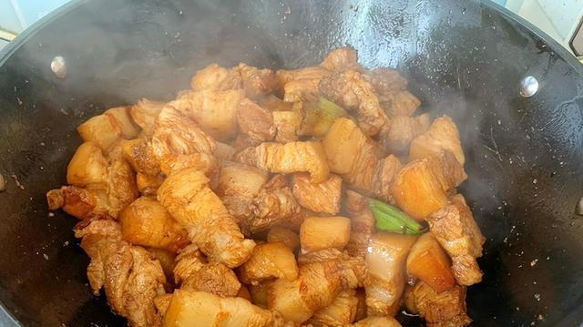 不论炖什么肉，都记得加这2种料，肉烂又入味，鲜香美味口感好！