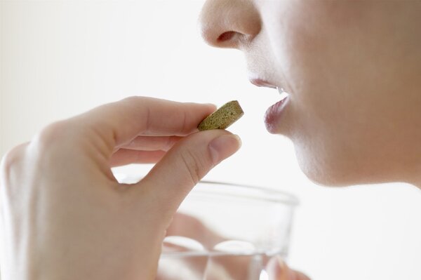 疯狂拼酒!一年喝掉300亿公斤,中国男人快不行了